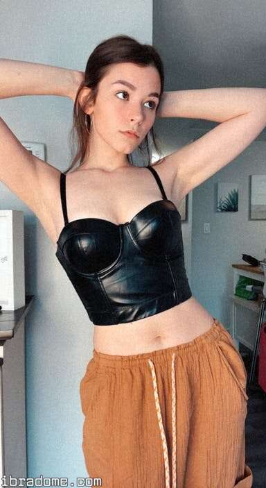 Nikki Woods Photo #38