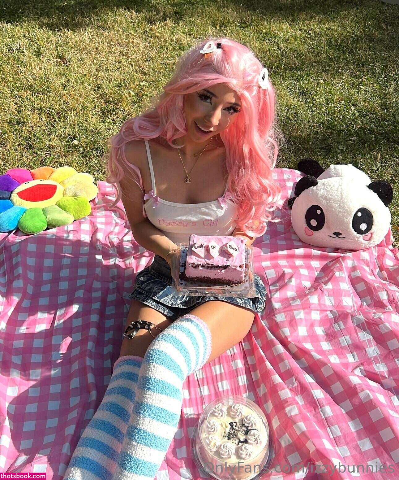 Izzybunnies Photo #412