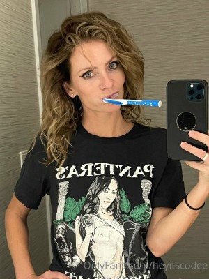 Heyitscodee Photo #133