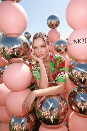 Josephine Skriver Photo #340