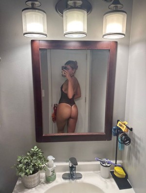 Justine Ouellet Photo #148