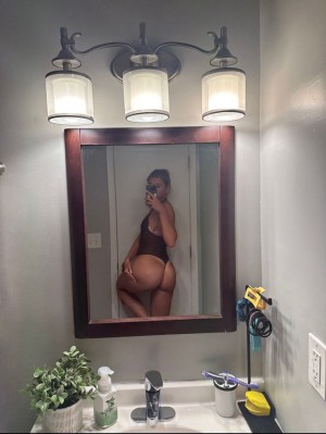 Justine Ouellet Photo #160