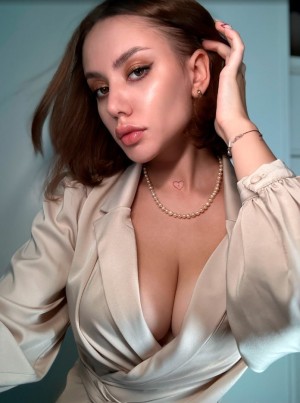 Anna Aifert Photo #62