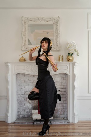 Kara Corvus Photo #421