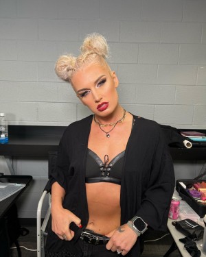 Toni Storm Photo #6