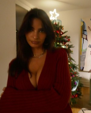 Emily Ratajkowski Photo #329