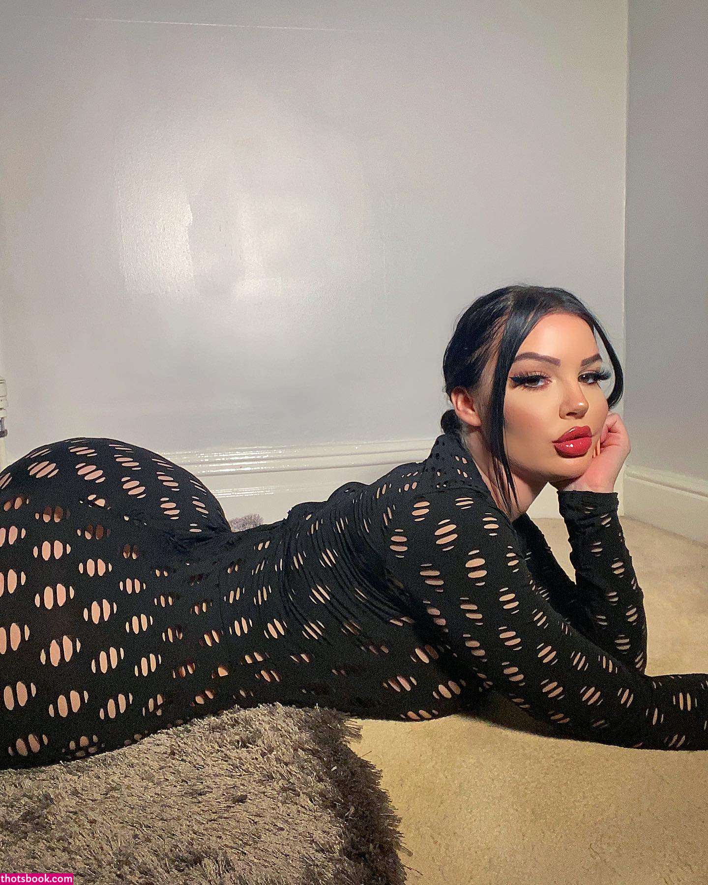 Elizabeth Georgina Photo #66