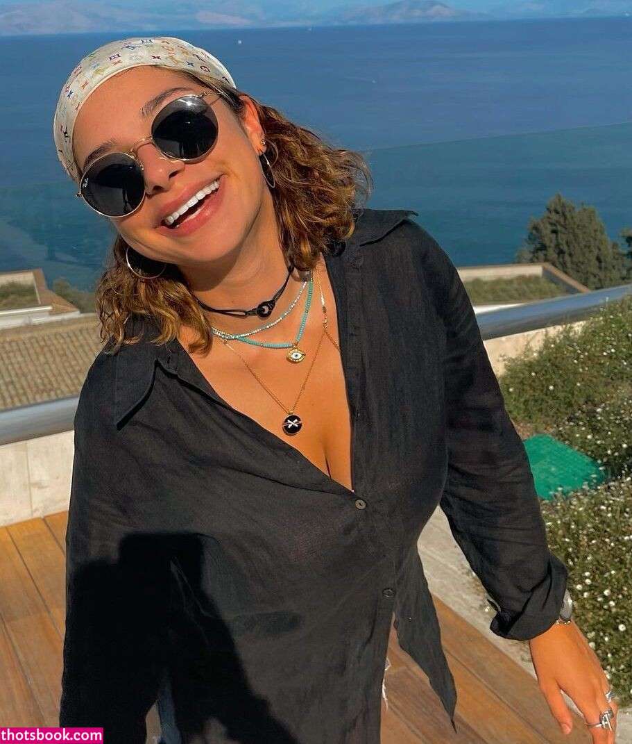 Emmy Tifrit Photo #33