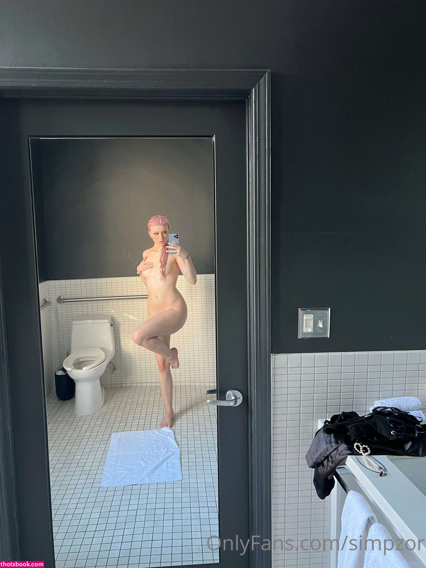 Linzor Simpzor Photo #81