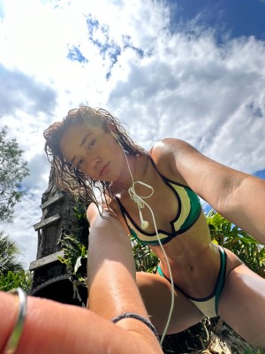 Olivia Ponton Photo #99