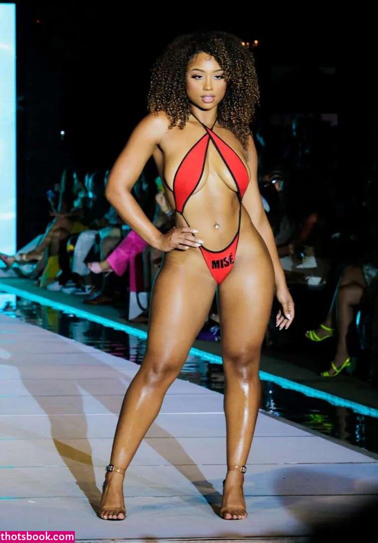 Kathryn Celestre Photo #27