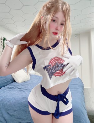 Diovana Konigsreuter Photo #193