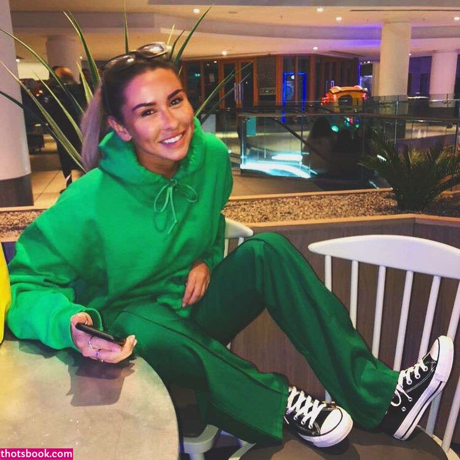 Lacey Montgomery Photo #196