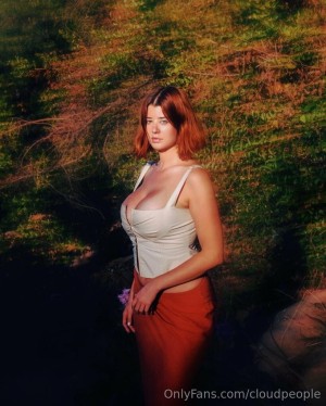 Sarah Mcdaniel Photo #54