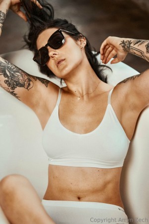 Arryn Zech Photo #189