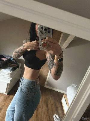 Arryn Zech Photo #248