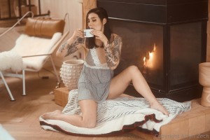 Arryn Zech Photo #319