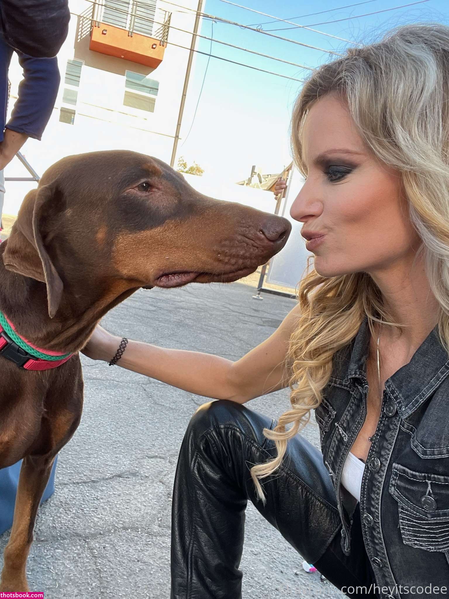 Heyitscodee Photo #19