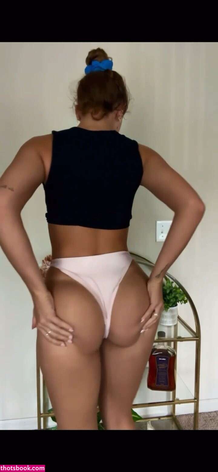 Justine Ouellet Photo #93