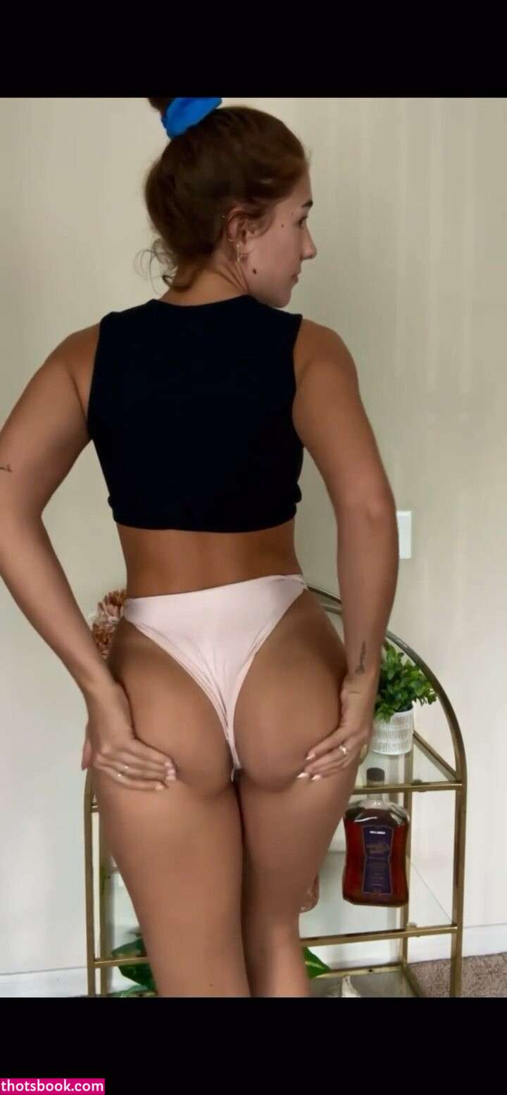 Justine Ouellet Photo #94