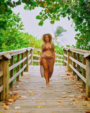 Pamela Alexandra Photo #14