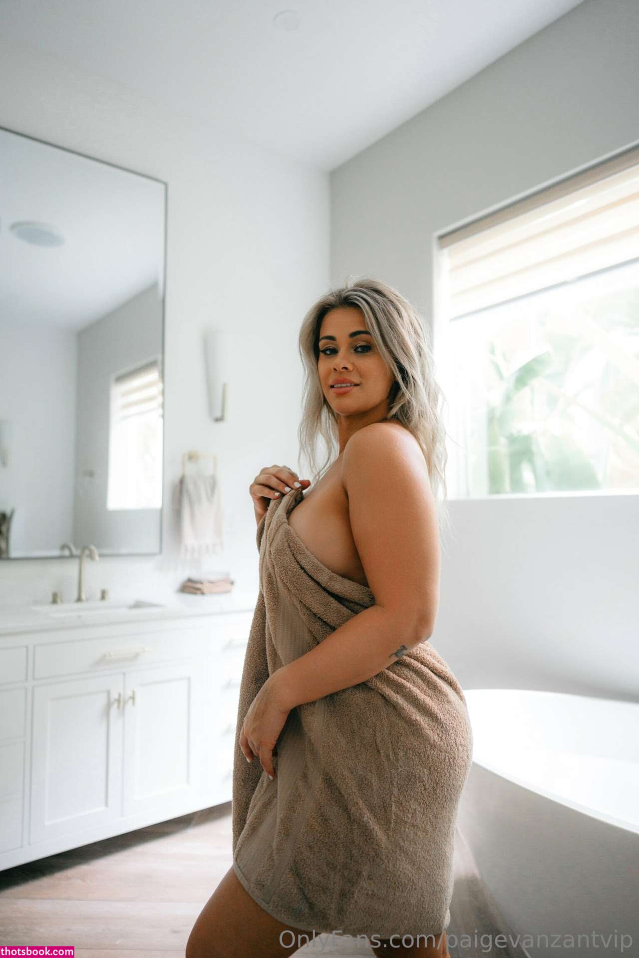 Paige Vanzant Photo #410