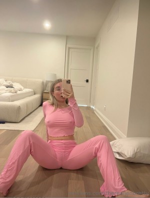 Jen Brett Photo #403