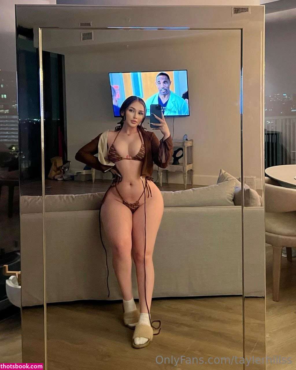 Tayler Hills Photo #599