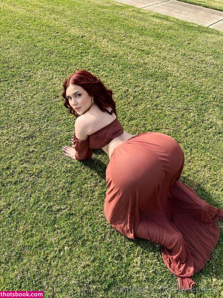 Tayler Hills Photo #609