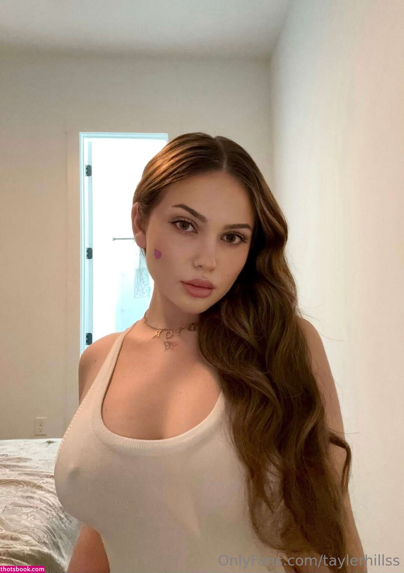 Tayler Hills Photo #676