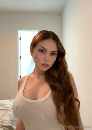 Tayler Hills Photo #676