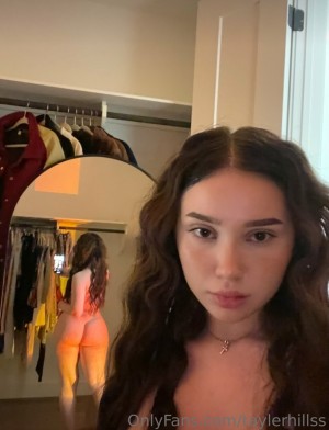 Tayler Hills Photo #697