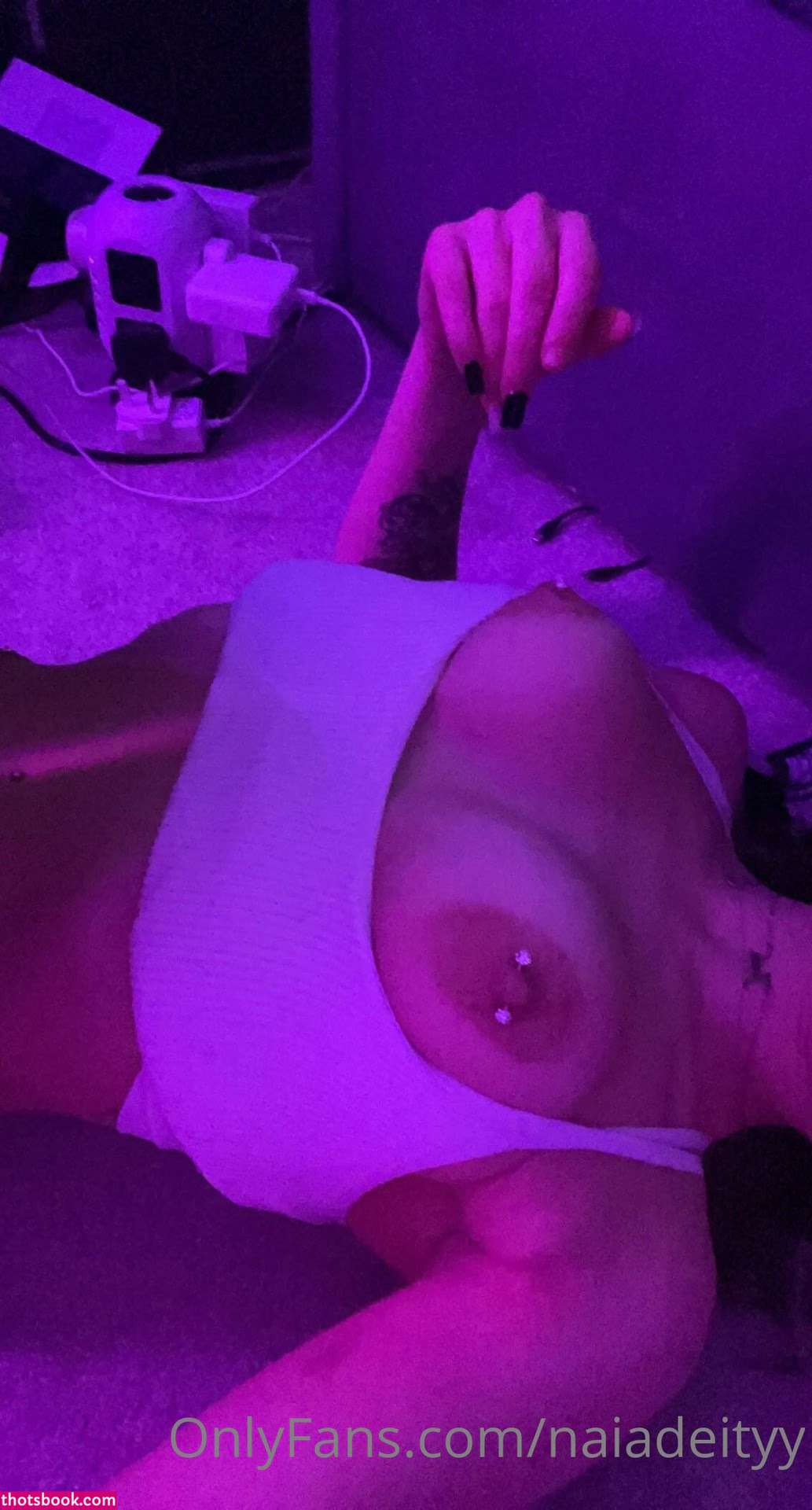 naiadeityy Photo #35