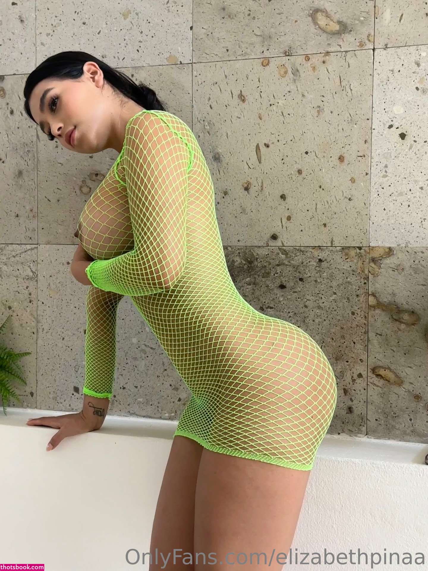 elizabethpinaa Photo #52