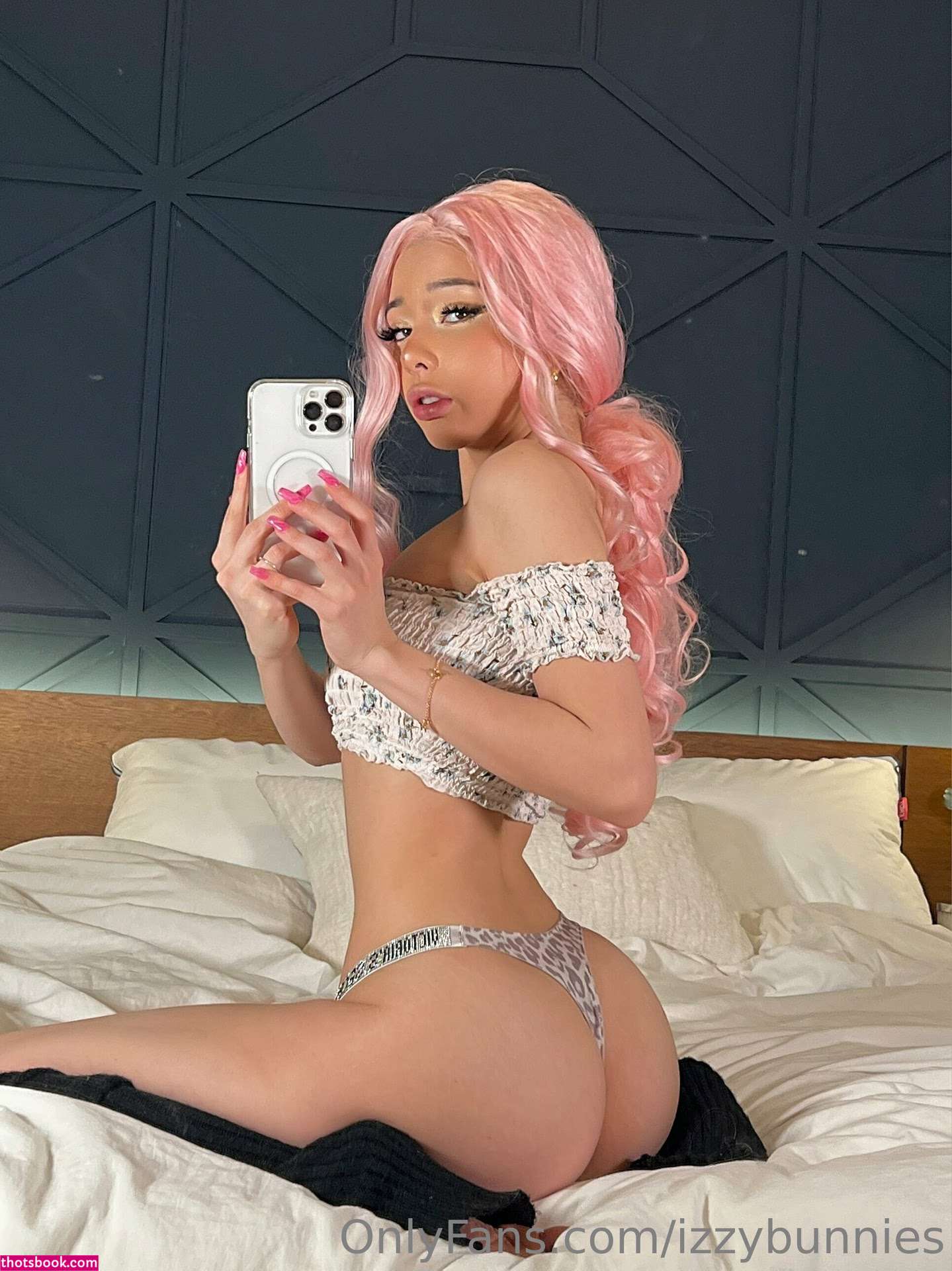 Izzybunnies Photo #1495