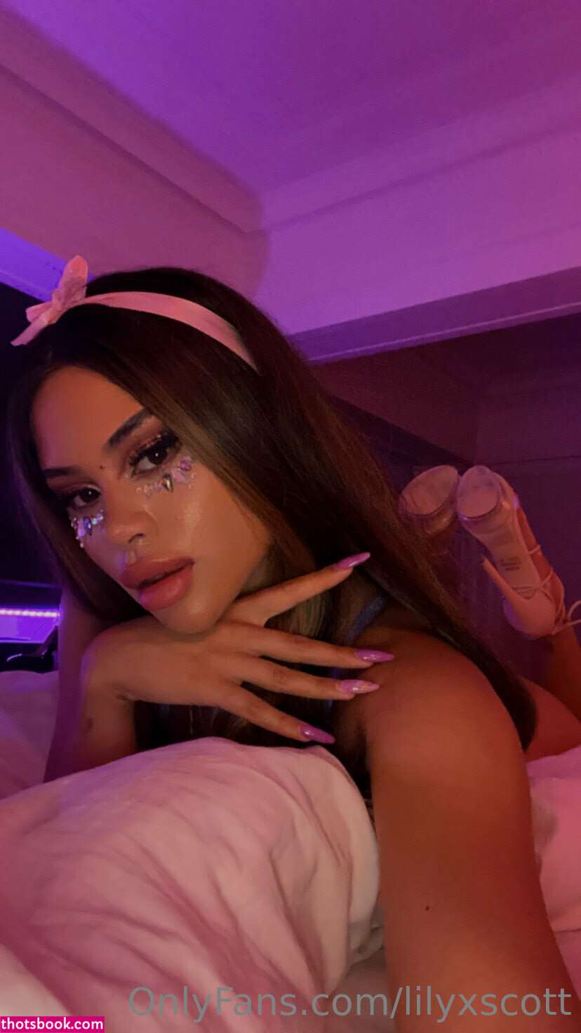 lilyxscott Photo #13