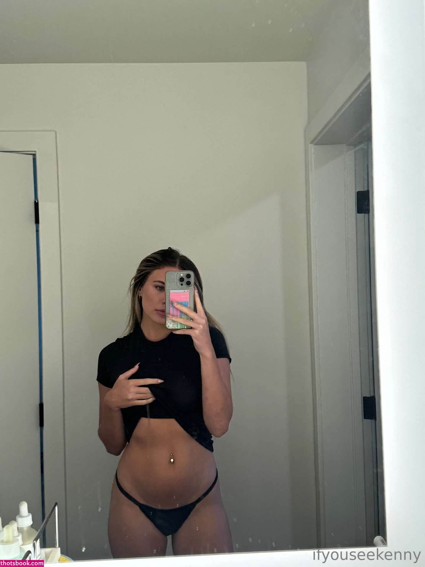 Kendra Rowe Photo #206