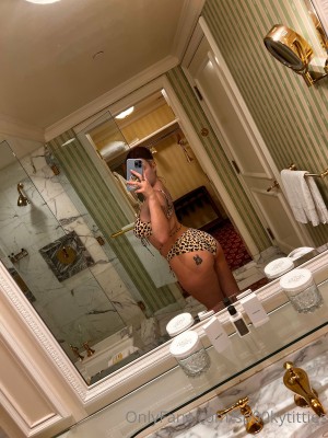 Sp00kytitties Photo #57