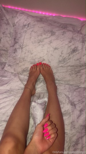 cutestfeetgirl Photo #110