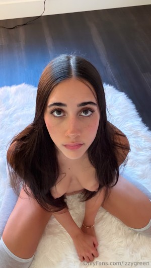 Izzy Green Photo #762