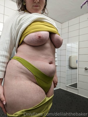 Delilahthebaker Photo #77