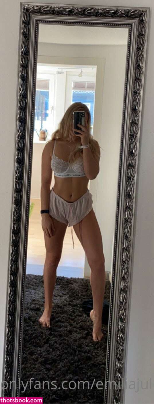 emiliajulie Photo #69