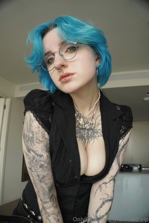 Lyra Crow Photo #985