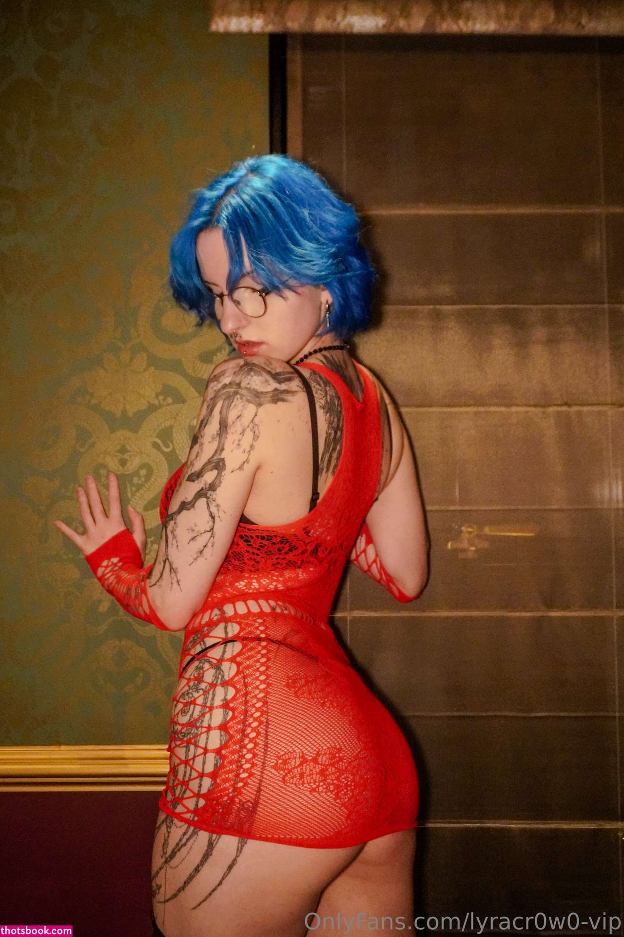 Lyra Crow Photo #1011