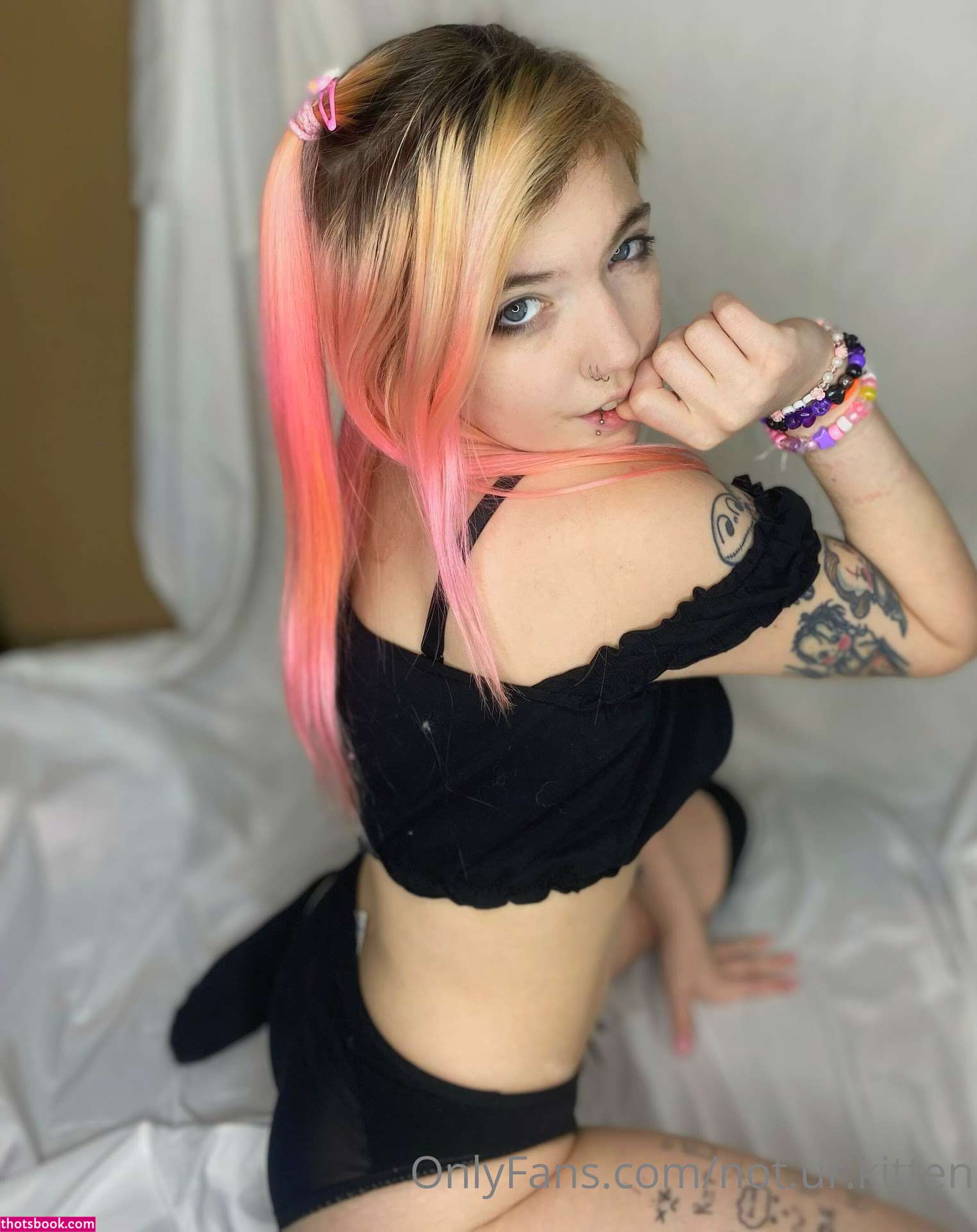 urkittenuwu Photo #148