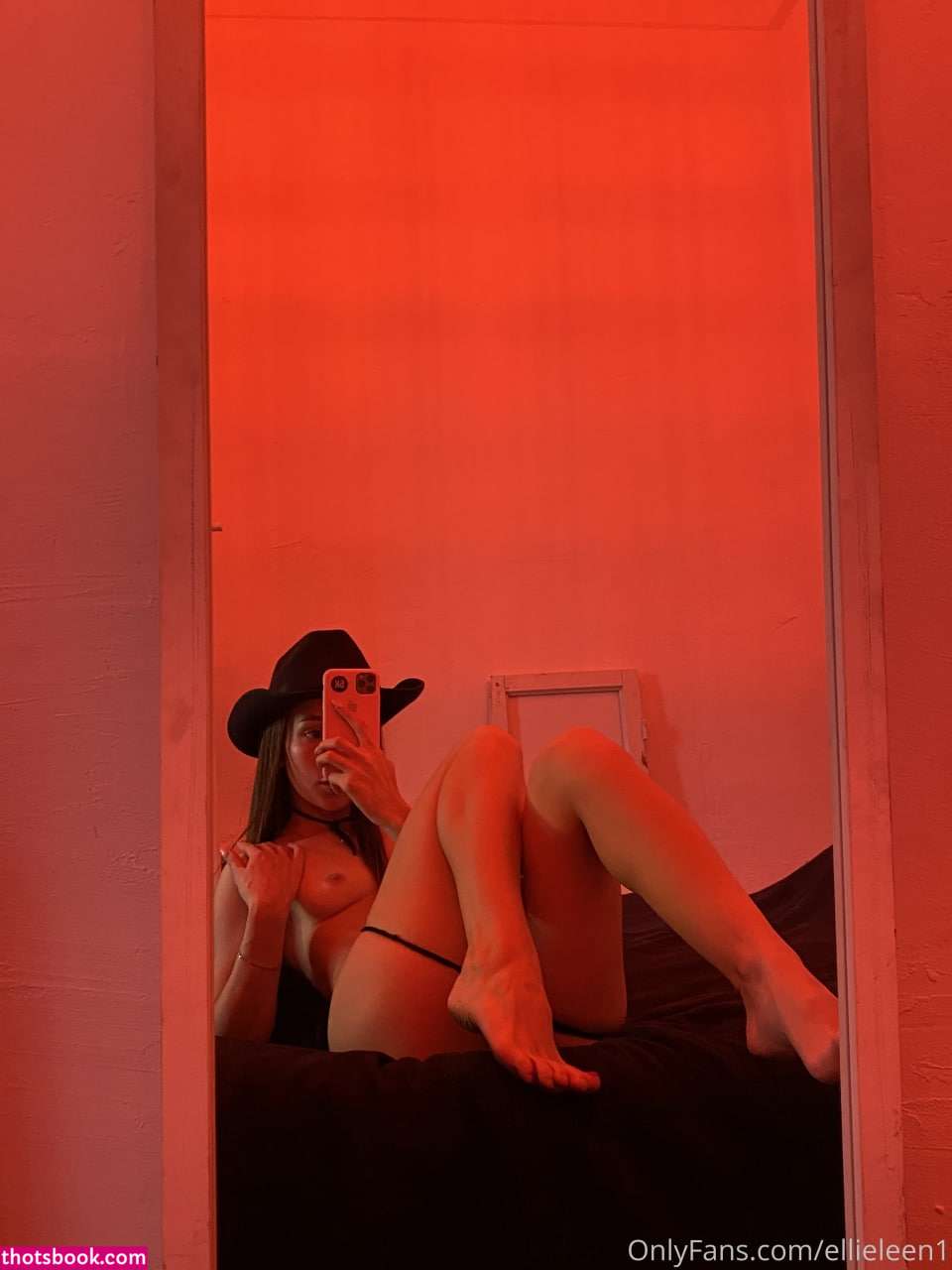 Ellie Leen Photo #909