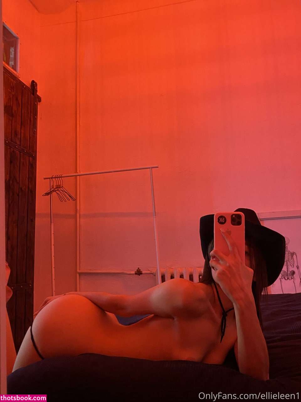 Ellie Leen Photo #911