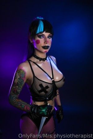 Mrs Physiotherapist Photo #136