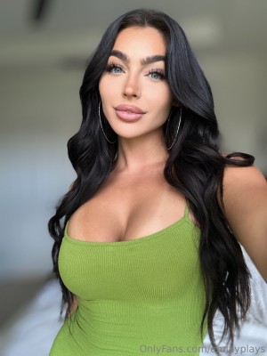 Emily Rinaudo Post #57