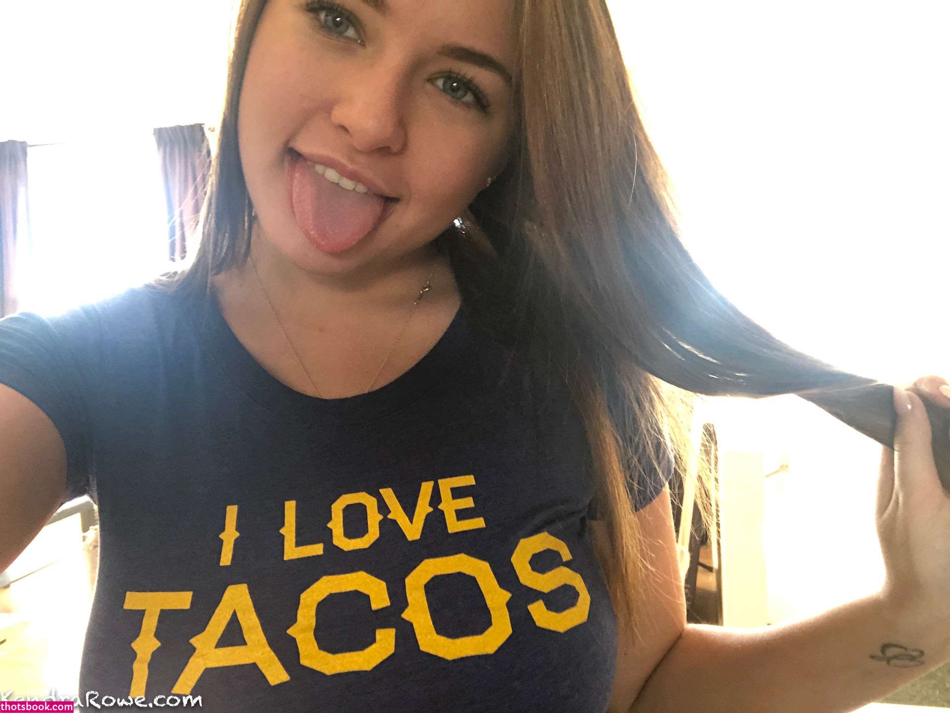 Kendra Rowe Photo #316